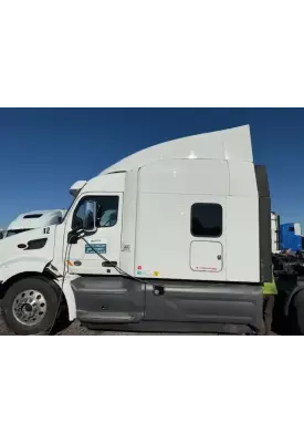 Peterbilt 579 Mirror (Side View)