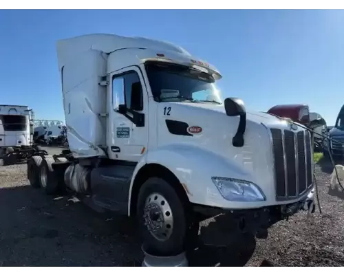 Peterbilt 579 Mirror (Side View)