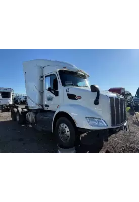 Peterbilt 579 Mirror (Side View)