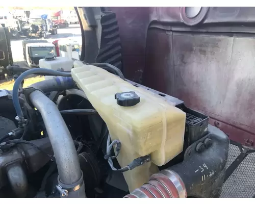 Peterbilt 579 Radiator Overflow Bottle  Surge Tank