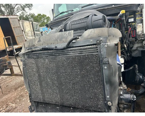 Radiator PETERBILT 579 Paul's Auto Salvage