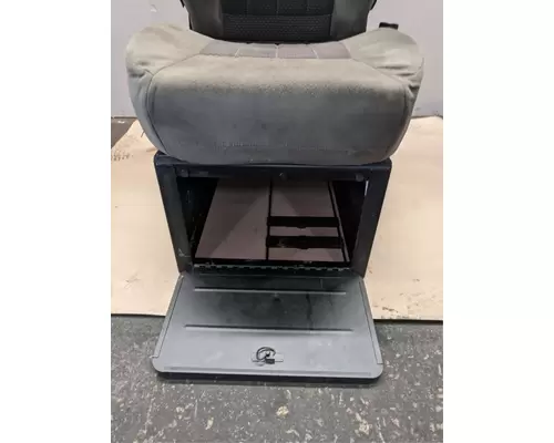 Peterbilt 579 Seat, Front