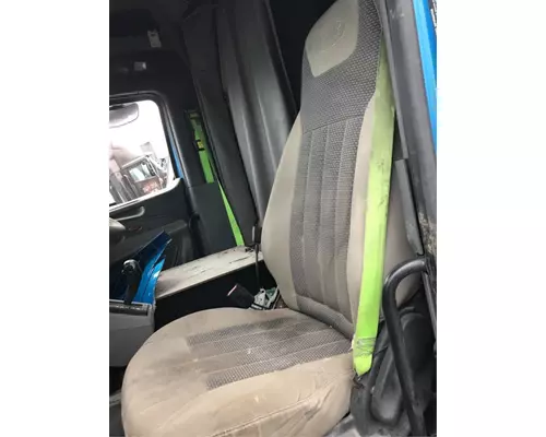 Peterbilt 579 Seat, Front