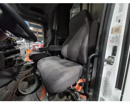 Seat, Front Peterbilt 579 Vander Haags Inc Dm
