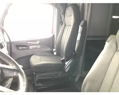 Seat, Front Peterbilt 579 Vander Haags Inc Cb