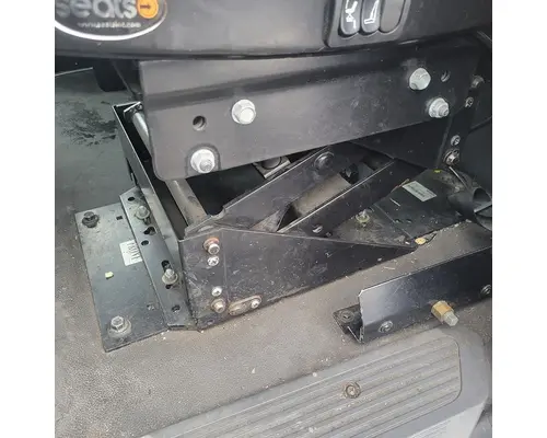 Seat, Front PETERBILT 579 High Mountain Horsepower