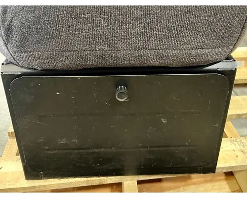 Seat, Front PETERBILT 579 High Mountain Horsepower