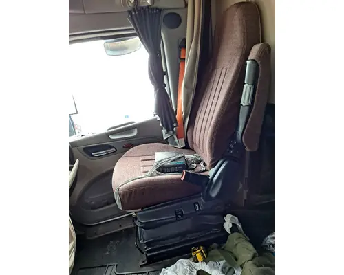 Seat, Front PETERBILT 579 LKQ Evans Heavy Truck Parts
