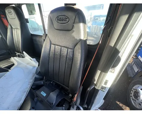 Seat, Front PETERBILT 579 DTI Trucks