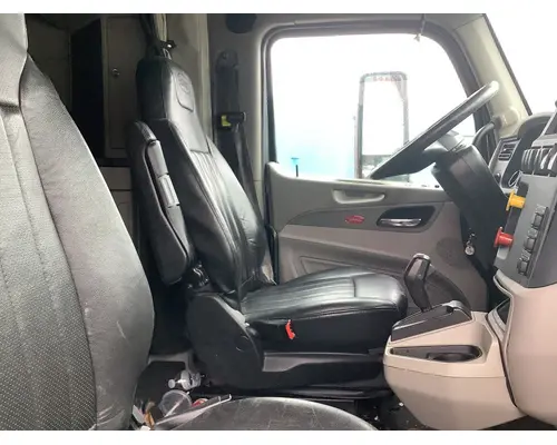 Seat, Front Peterbilt 579 Vander Haags Inc Dm