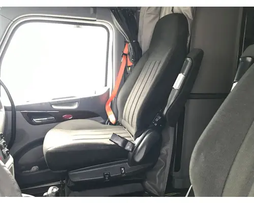 Seat, Front Peterbilt 579 Vander Haags Inc Cb