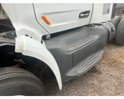 Peterbilt 579 Side Fairing