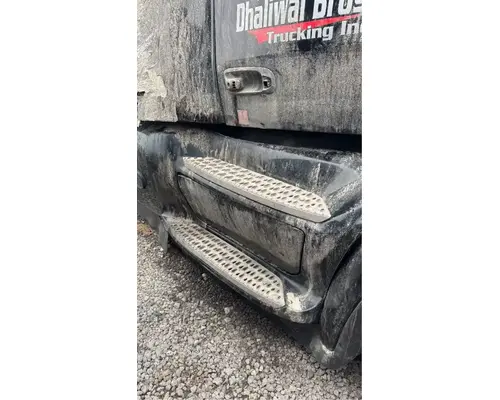 Peterbilt 579 Side Fairing