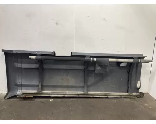Peterbilt 579 Skirt