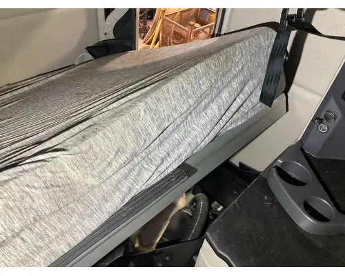 Peterbilt 579 Sleeper Bunk