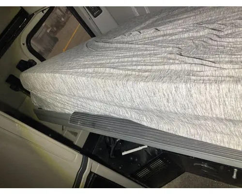 Peterbilt 579 Sleeper Bunk