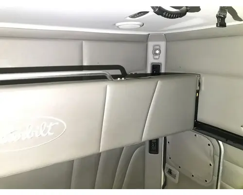 Peterbilt 579 Sleeper Bunk