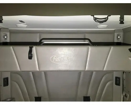 Peterbilt 579 Sleeper Bunk