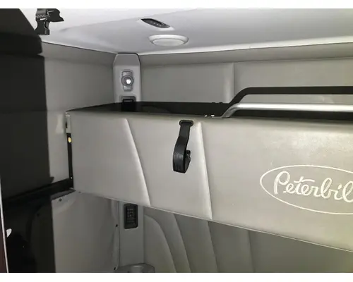 Peterbilt 579 Sleeper Bunk