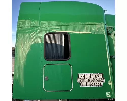 Sleeper PETERBILT 579 Thomas Parts
