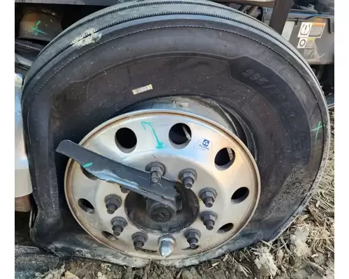 Peterbilt 579 Spindle  Knuckle, Front