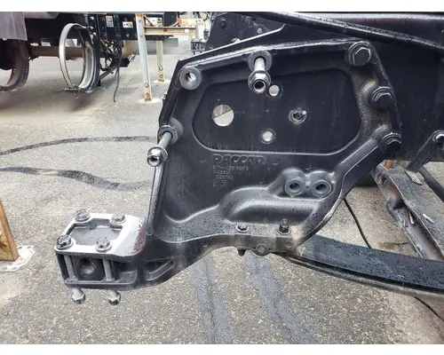 Spring Hanger PETERBILT 579 High Mountain Horsepower