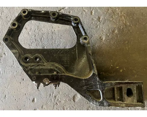 Spring Hanger PETERBILT 579 High Mountain Horsepower