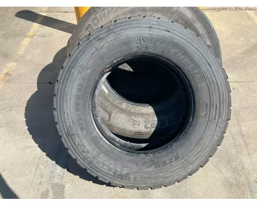 Peterbilt 579 Tires