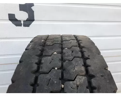 Peterbilt 579 Tires