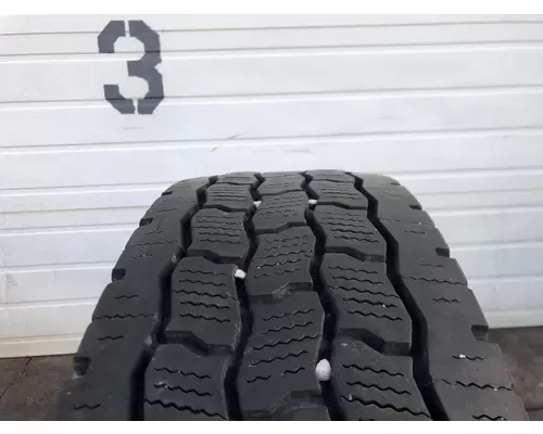 Peterbilt 579 Tires