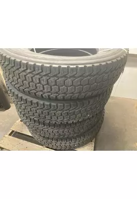 Peterbilt 579 Tires