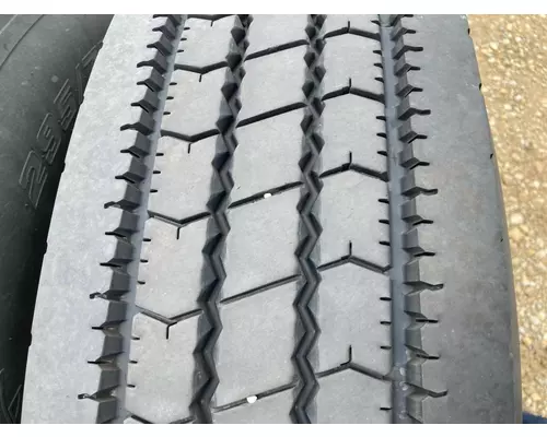 Peterbilt 579 Tires