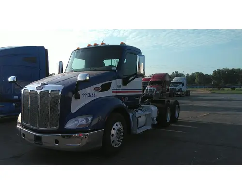 Complete Vehicle PETERBILT 579 LKQ Heavy Truck - Goodys