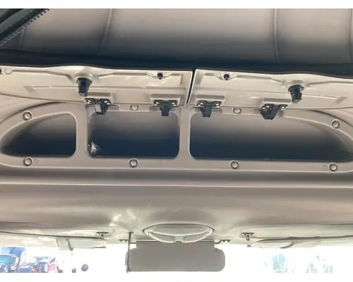 Peterbilt 587 Body, Misc. Parts