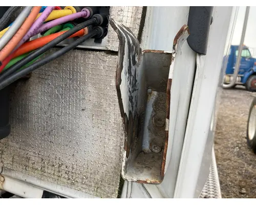 Peterbilt 587 Cab Assembly