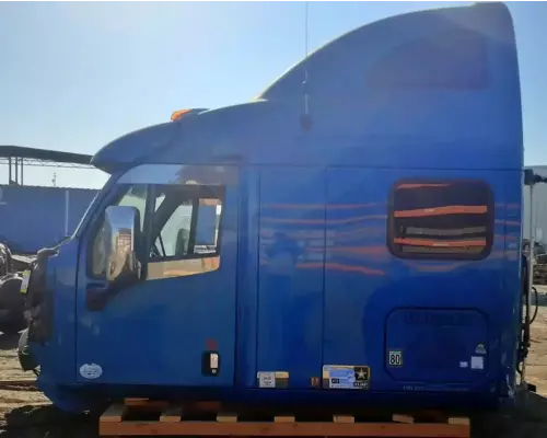 Peterbilt 587 Cab