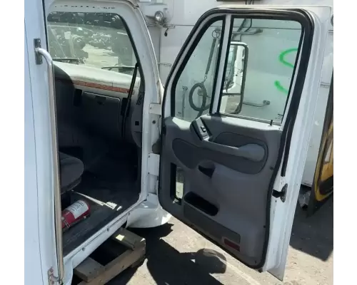 Peterbilt 587 Cab