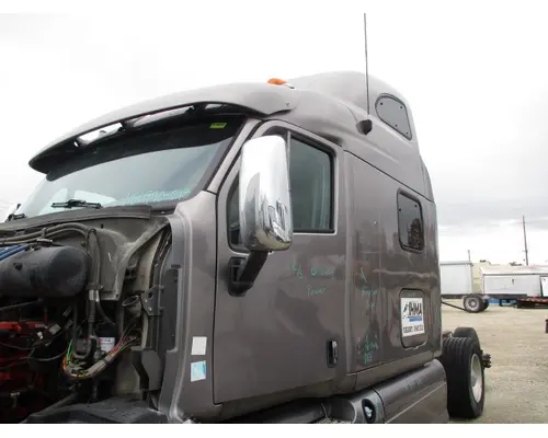 Cab PETERBILT 587 LKQ Heavy Truck - Tampa