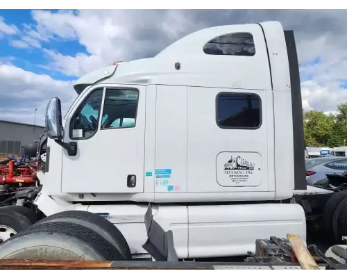 Peterbilt 587 Cab