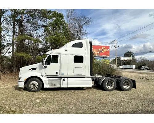 Complete Vehicle PETERBILT 587 B &amp; W  Truck Center