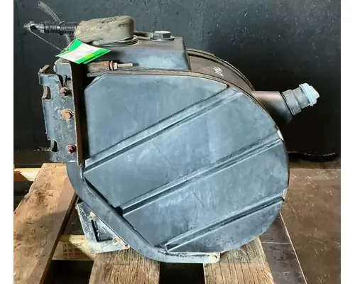 Peterbilt 587 DEF Tank