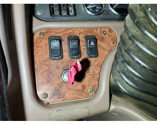 Peterbilt 587 Dash Assembly