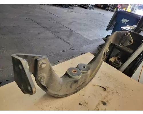 Peterbilt 587 Engine Mounts