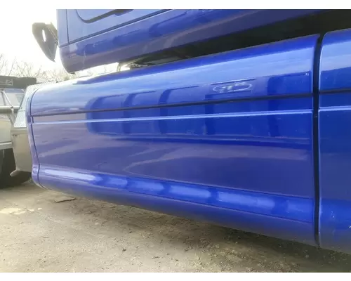Peterbilt 587 Fairing (Side)