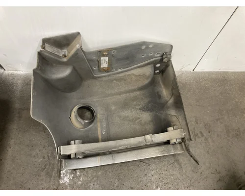 Peterbilt 587 Fairing (Side)