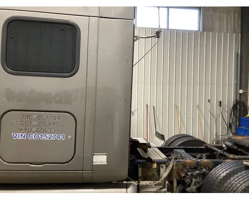 Peterbilt 587 Fairing (Side)