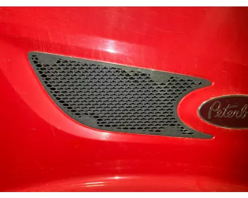Peterbilt 587 Hood Side Vent