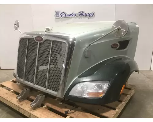 Peterbilt 587 Hood