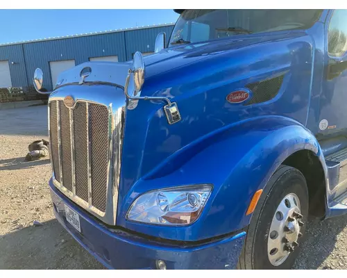 Peterbilt 587 Hood