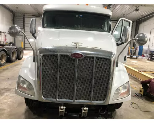 Peterbilt 587 Hood